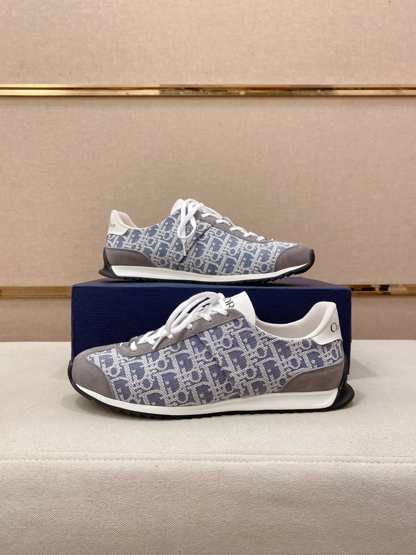 Men's shoes💰: 440💰Couple style💏 [Dior·Dior] New casual sports style men's shoes, new spring and summer design, perfect workmanship, lace-up lazy style to create wardrobe quality, upper: imported first-layer cowhide, mesh breathable lining soft and comfortable, ultra-light TPU wear-resistant outsole, simple, versatile fashion men's shoes, excellent color code number 35--44. (45,46 customized items are not returnable or exchangeable)